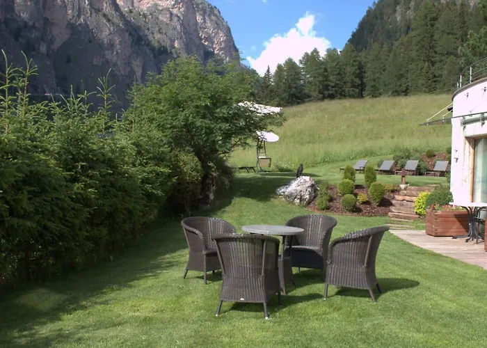 Garni Hotel Rosengarten B&B